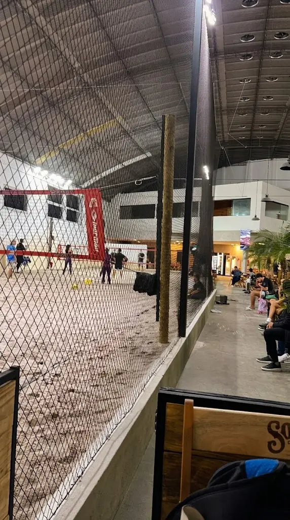 O corredor ao longo das quadras